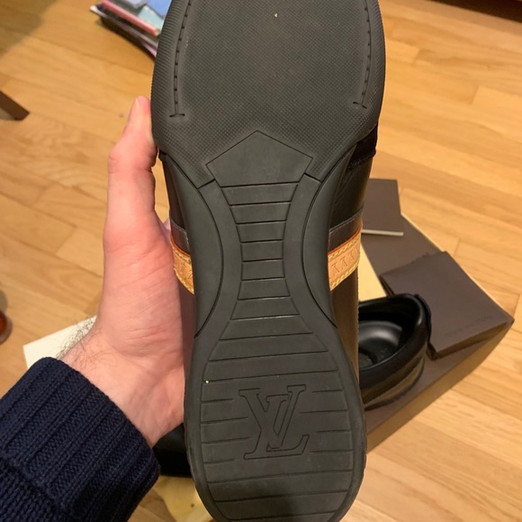 Louis Vuitton - Picture 4 of 7